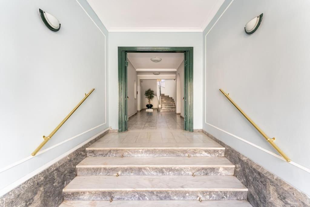 Amazing 3Bdr Apt With Unique Roof Garden In Plaka Ateny Zewnętrze zdjęcie
