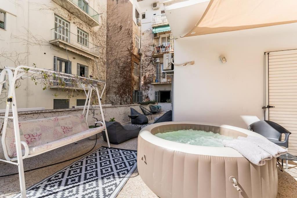 Amazing 3Bdr Apt With Unique Roof Garden In Plaka Ateny Zewnętrze zdjęcie