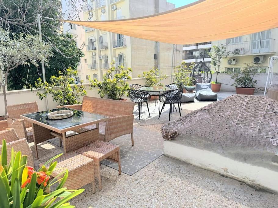 Amazing 3Bdr Apt With Unique Roof Garden In Plaka Ateny Zewnętrze zdjęcie