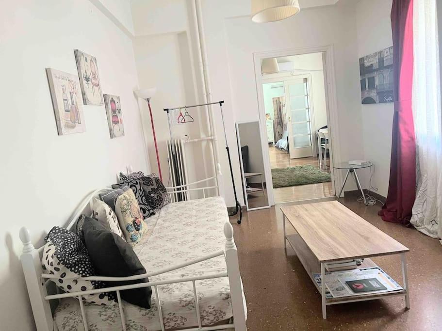 Amazing 3Bdr Apt With Unique Roof Garden In Plaka Ateny Zewnętrze zdjęcie