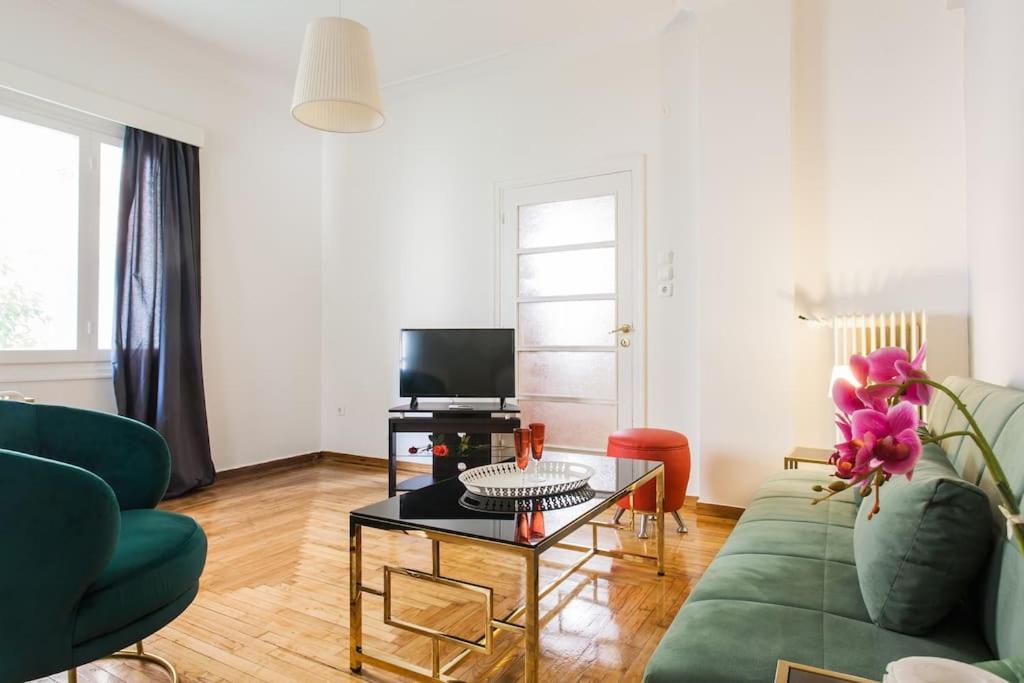 Amazing 3Bdr Apt With Unique Roof Garden In Plaka Ateny Zewnętrze zdjęcie